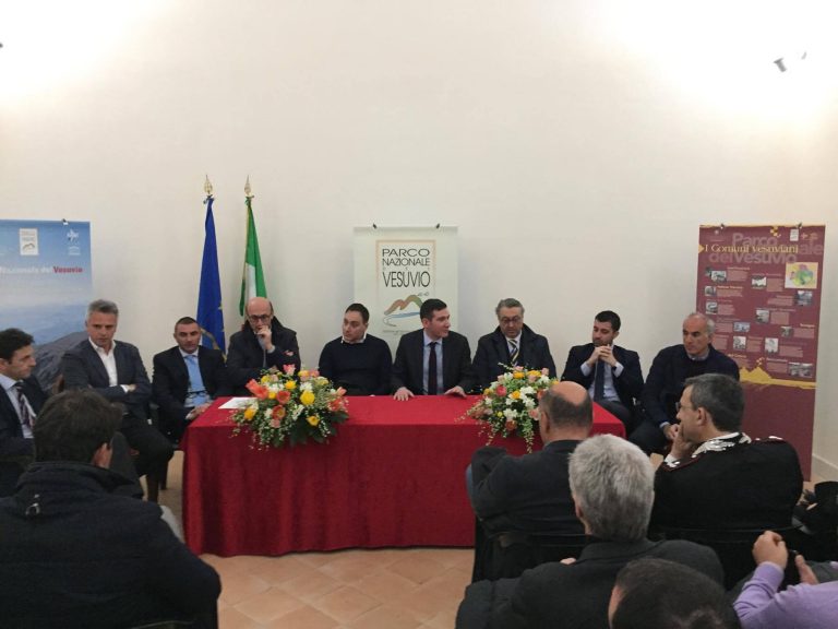 Ottaviano. Parco Nazionale del Vesuvio, presentati i mezzi della Busvia per raggiungere il Gran Cono