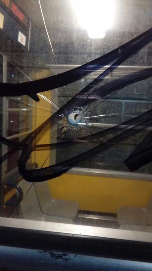 Somma Vesuviana, lancio di pietre sul convoglio della Circum. Eav: “Poteva scapparci il morto”