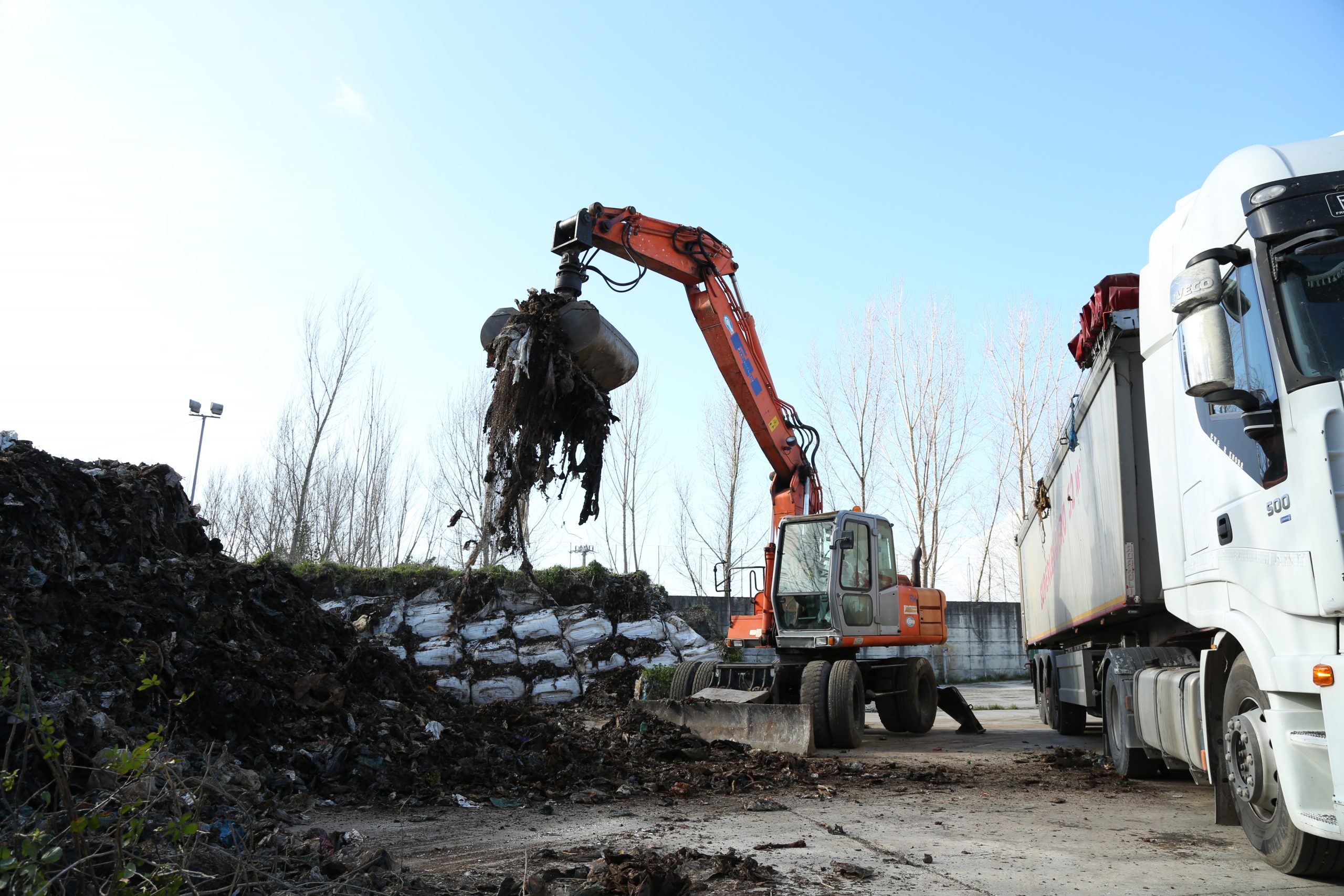 Acerra. Al via la rimozione dei rifiuti dal sito Pellini di Lenza Schiavone