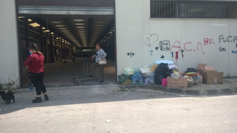 Castello di Cisterna, sgomberate le famiglie che occupavano la galleria commerciale