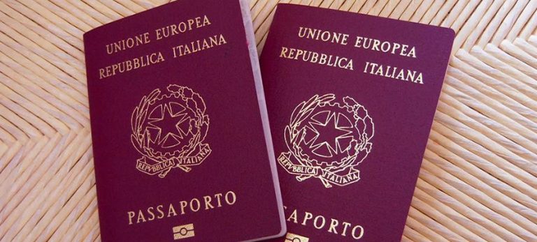 Denaro in cambio della cittadinanza italiana anche a calciatori: due arrestati