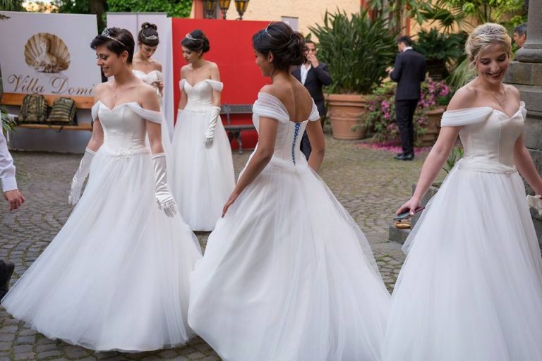 Gli abiti dell’Atelier Gifuni per il Gran Ballo delle debuttanti della scuola militare Nunziatella