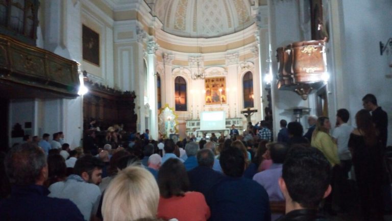 Somma Vesuviana, il primo confronto tra i cinque candidati all’ombra della Collegiata e su un unico tema: il Casamale