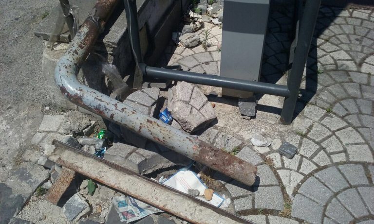 Somma Vesuviana, donna inciampa in «trabocchetto» a via Don Minzoni e finisce in ospedale