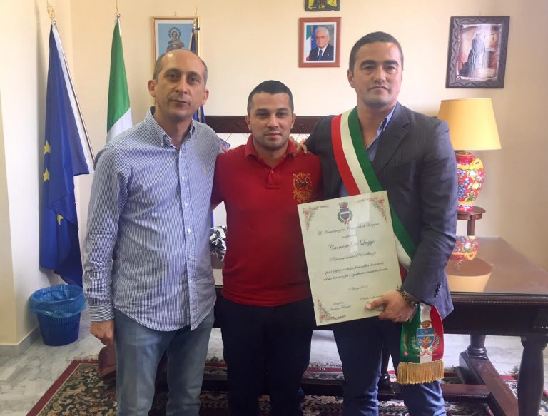 Terzigno, Carmine Di Luggo, chef per Papa Francesco, al Comune per ricevere un attestato d’eccellenza