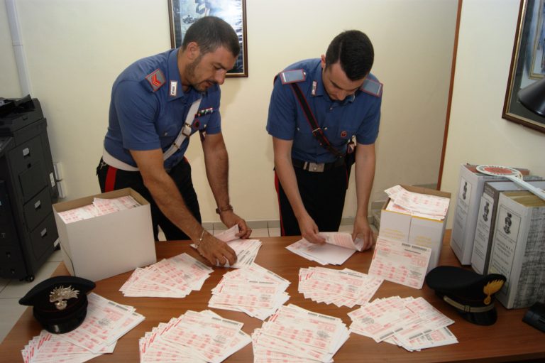 Napoli: tac e risonanze mai effettuate per truffare il Servizio Sanitario Nazionale, 7 arresti