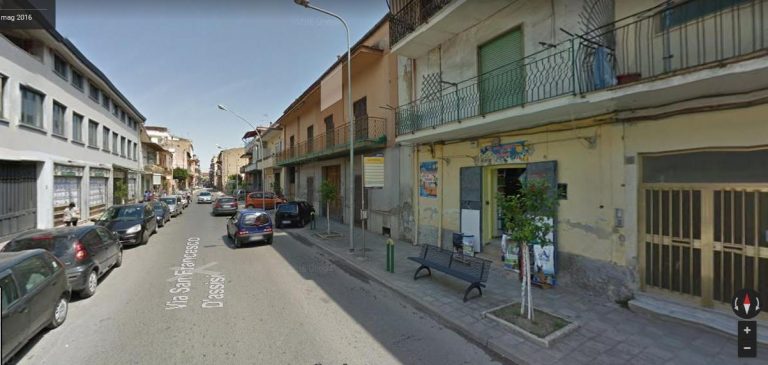 Tragedia ad Acerra: padre di famiglia cade dal primo piano e muore