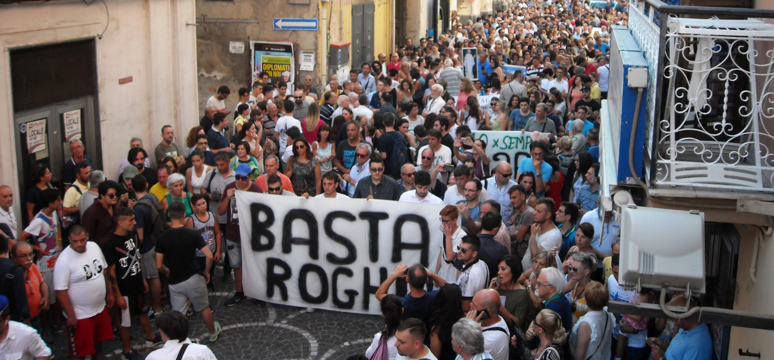 Terra dei Fuochi, il corteo di Acerra
