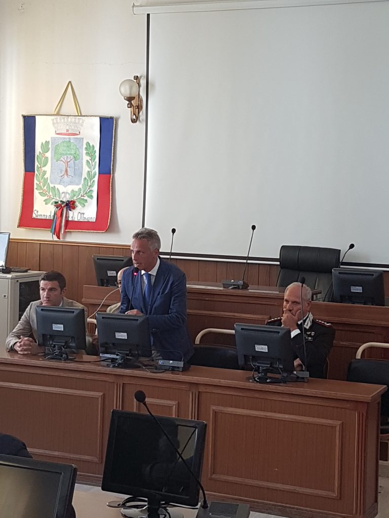 Vesuvio in fiamme, il sindaco di Ottaviano chiede l’intervento dell’esercito