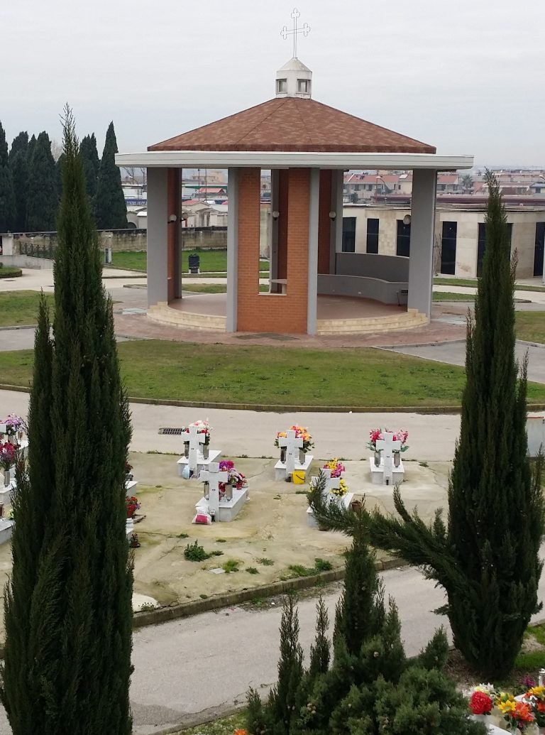 Volla. Luce Perpetua per i defunti, altrimenti i vivi non riposano in pace.
