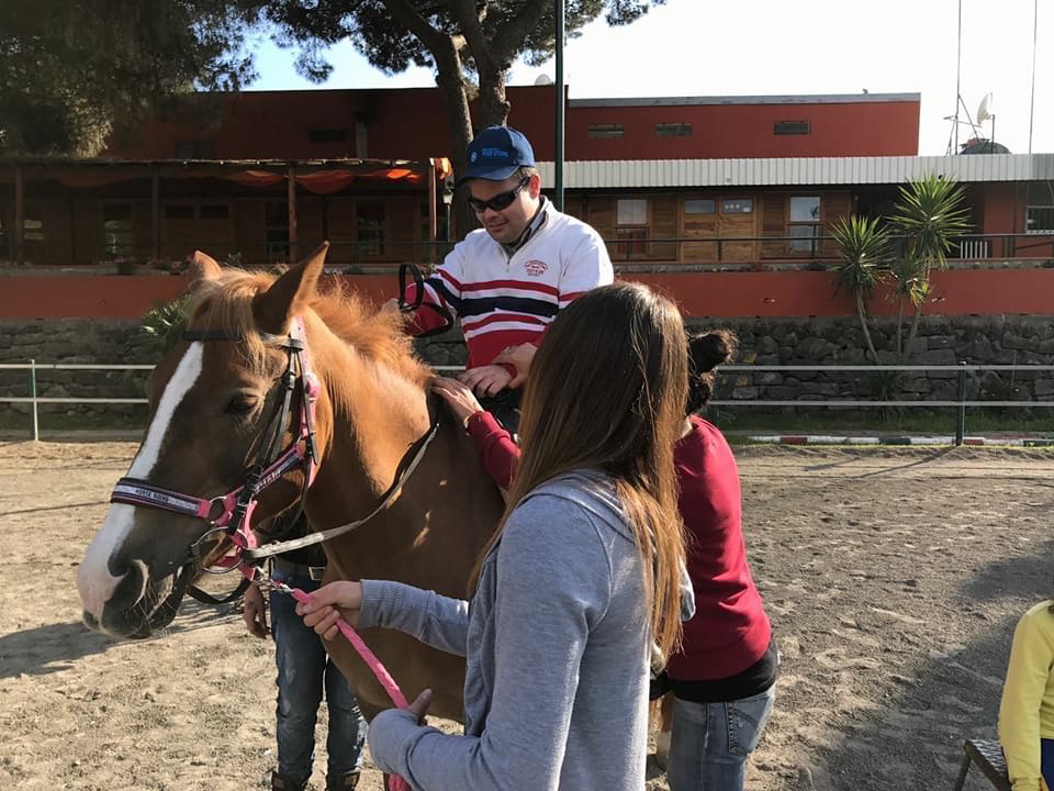Sant’Anastasia. “Fidati di lui…ciecamente” si ferma per la pausa estiva.
