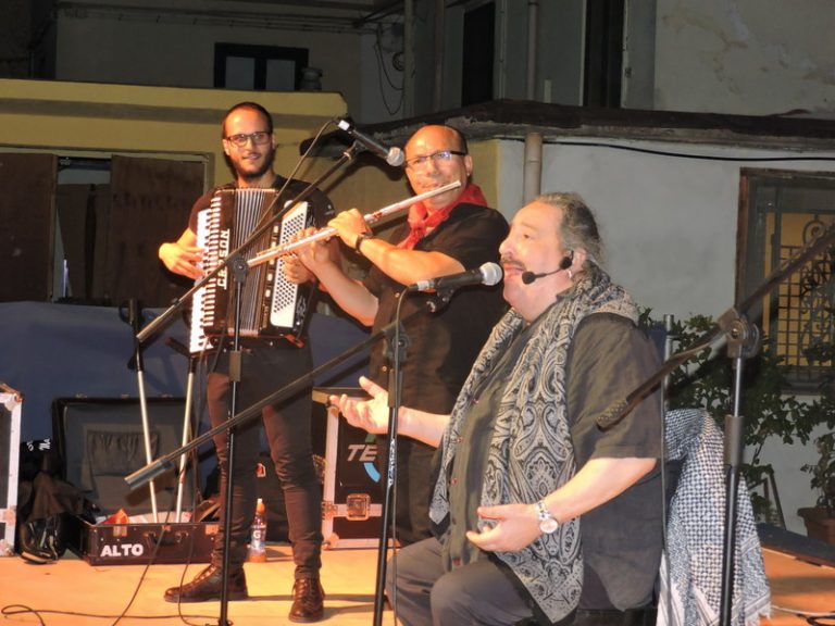 Sorrento :Strepitoso successo di” Antichi Mestieri e Tammorra”