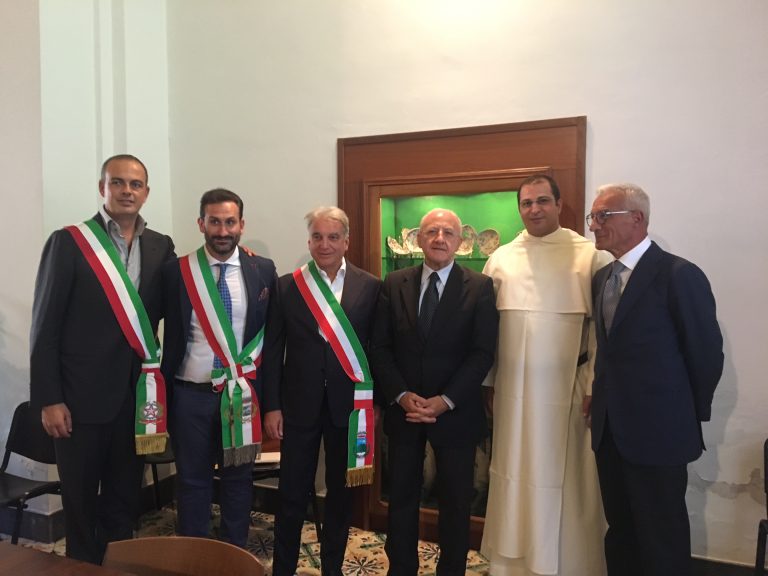 Madonna dell’Arco, il ritorno del governatore De Luca: «Ho un debito con questo Santuario»