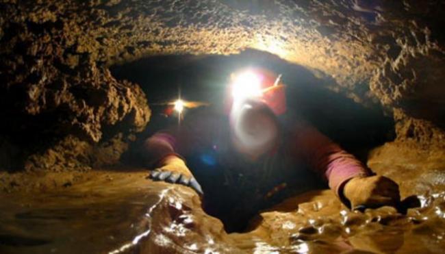 Si spezza la corda e precipita nel vuoto: speleologo 35enne muore nel Salernitano