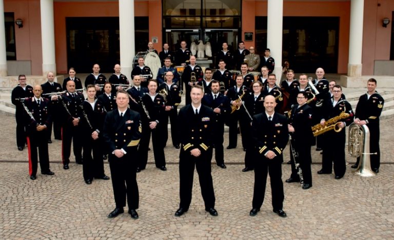 Pomigliano d’Arco, la U.S. Naval Forces Europe/Allied Forces Band in concerto