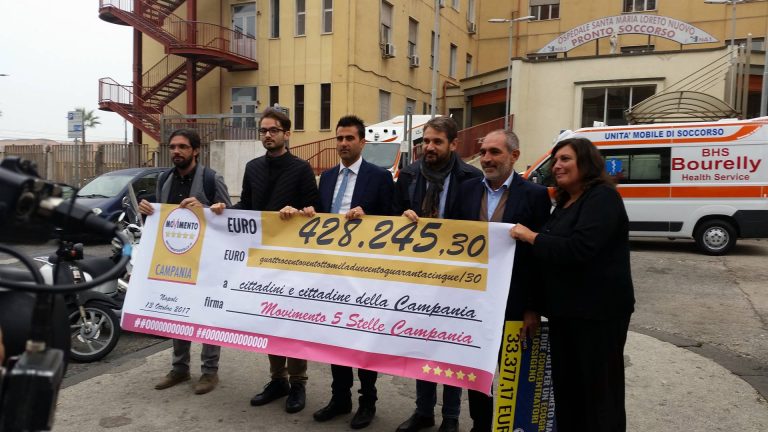 Napoli. Il Movimento 5 Stelle dona all’ospedale Loreto Mare attrezzature sanitarie