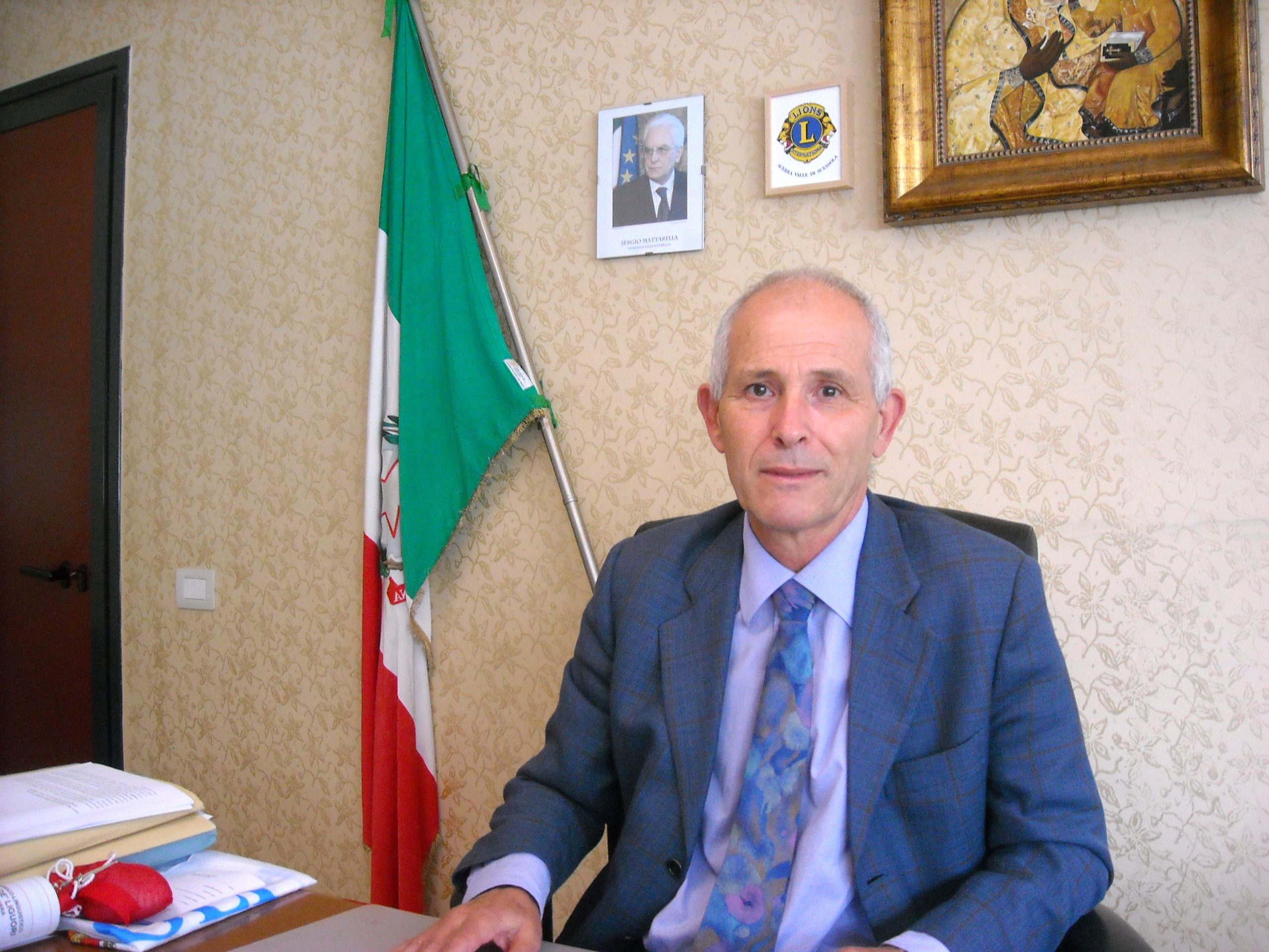 Acerra. Il preside: «Non pagate il contributo volontario? Niente attività extrascolastiche ». Studenti inviperiti