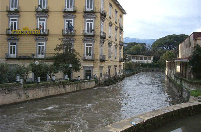 De Luca: “Due nuovi collettori, fiume Sarno più pulito”. In corso un intervento di riqualificazione ambientale per il risanamento del fiume