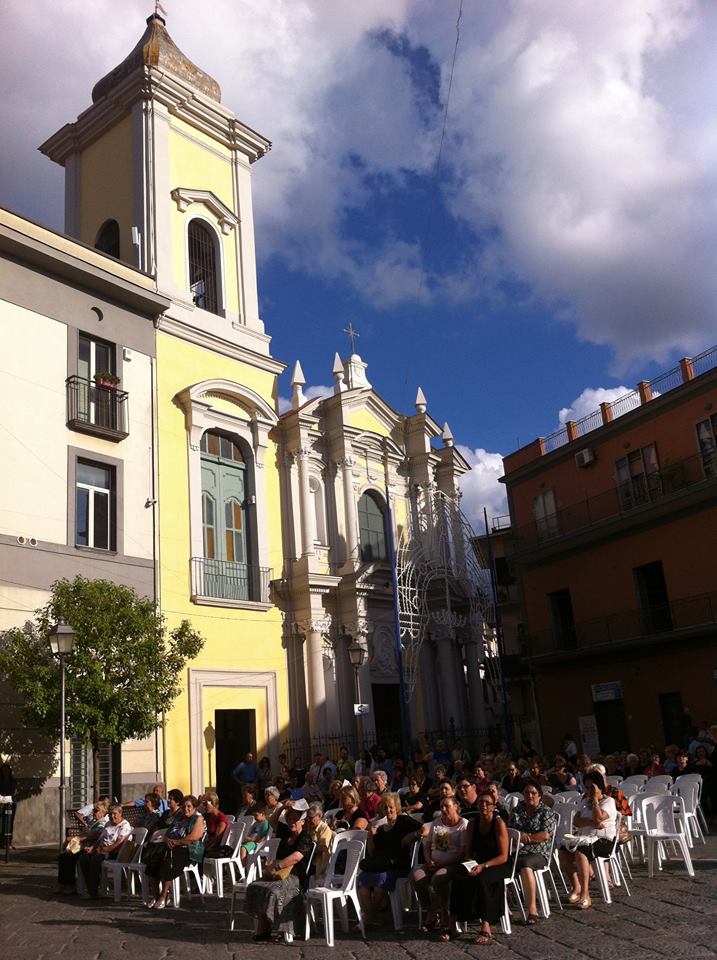 Pomigliano, la chiesa del Carmine e i suoi fedeli
