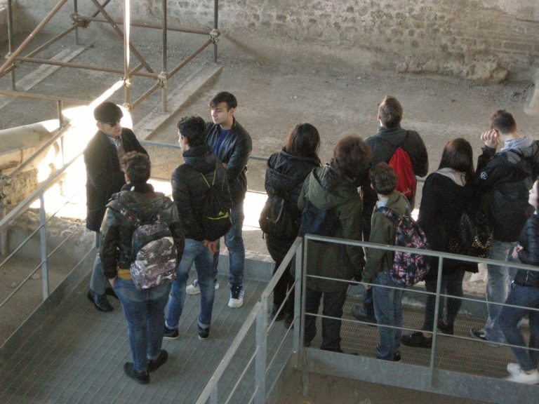 Dalla scuola agli scavi della Villa Augustea di Somma: entra nel vivo il viaggio dei liceali di Marigliano