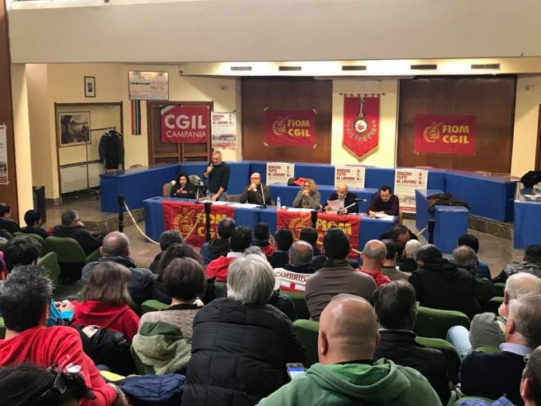 Fiat in bilico: la Fiom in assemblea a Pomigliano. Prevale la linea morbida