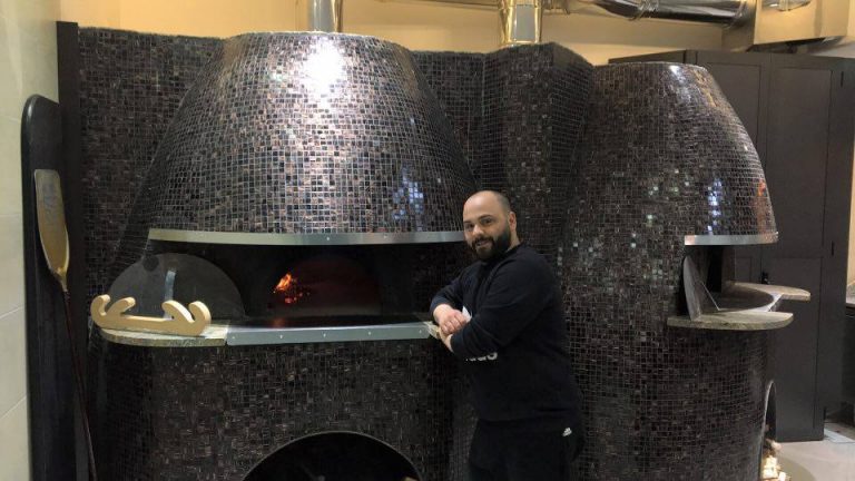 Gli incendiarono la pizzeria di Acerra. Ora 4 furti in poco tempo. La vittima: «Basta, penso di andare via »