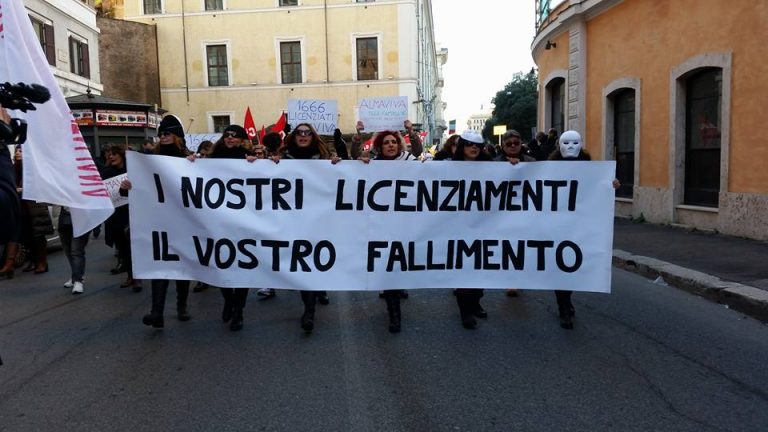 Almaviva, il tribunale annulla i licenziamenti di Roma: « Erano un ricatto ». Ma i napoletani cedettero alla minaccia