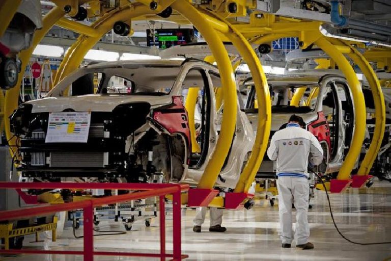 Fiat Pomigliano: è guerra dei numeri sullo sciopero Fiom. E stamane c’è l’incontro sulla cassa integrazione