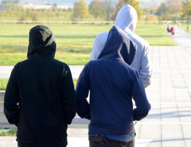 San Giorgio a Cremano, polizia municipale ferma baby gang armata.