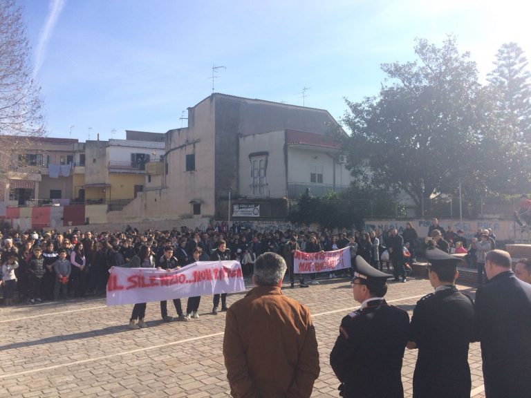 Manifestazione contro la camorra a Brusciano: popolo assente