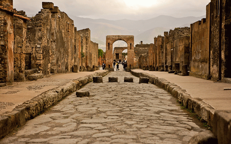 Pompei, scavi: trovato scheletro di un bambino