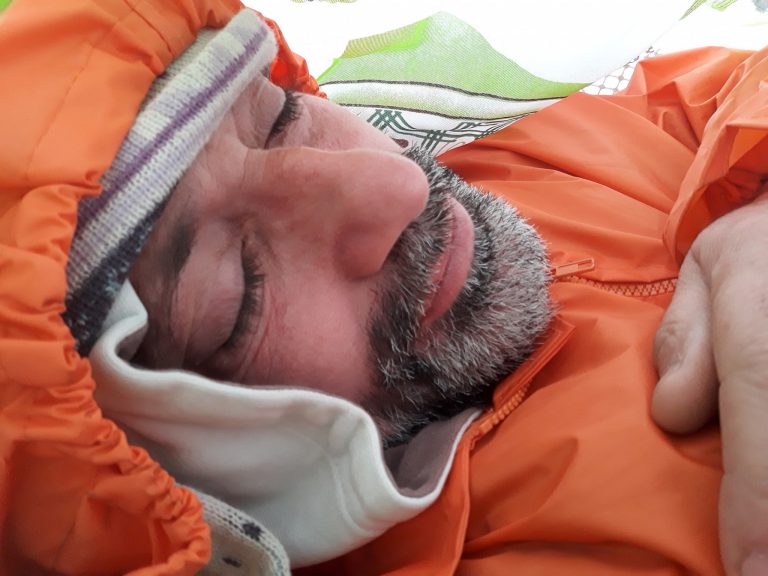 La Regione sblocca la vertenza “Cub”: operaio di Acerra scende dalla gru dopo quattro giorni