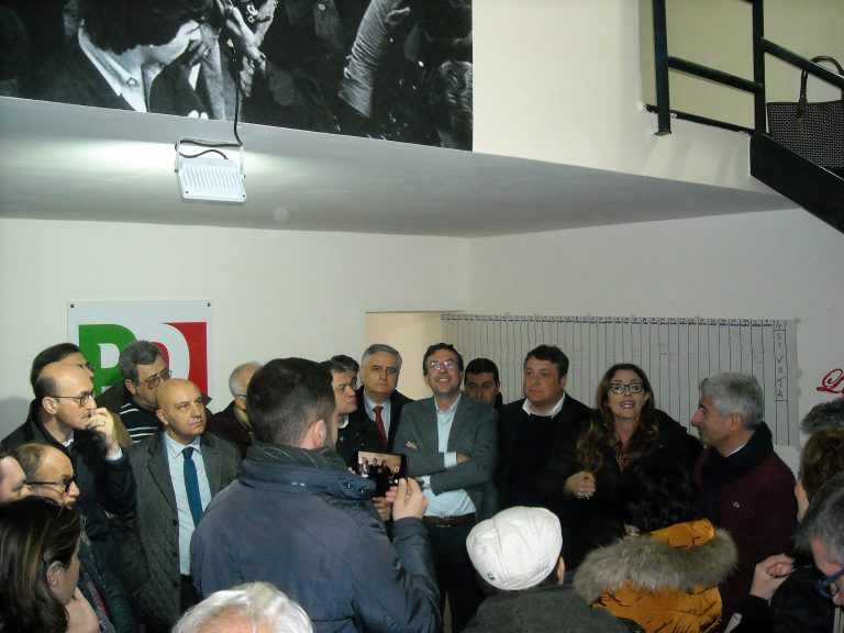 Pomigliano, il Pd apre la battaglia nel collegio “caput mundi”: “Noi seri. Gli altri ? Incompetenti e attori”