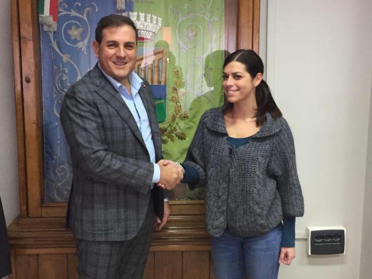 Si dimette da assessore ed è assunta dal Comune come funzionario. Il sindaco: “Ha il profilo giusto”