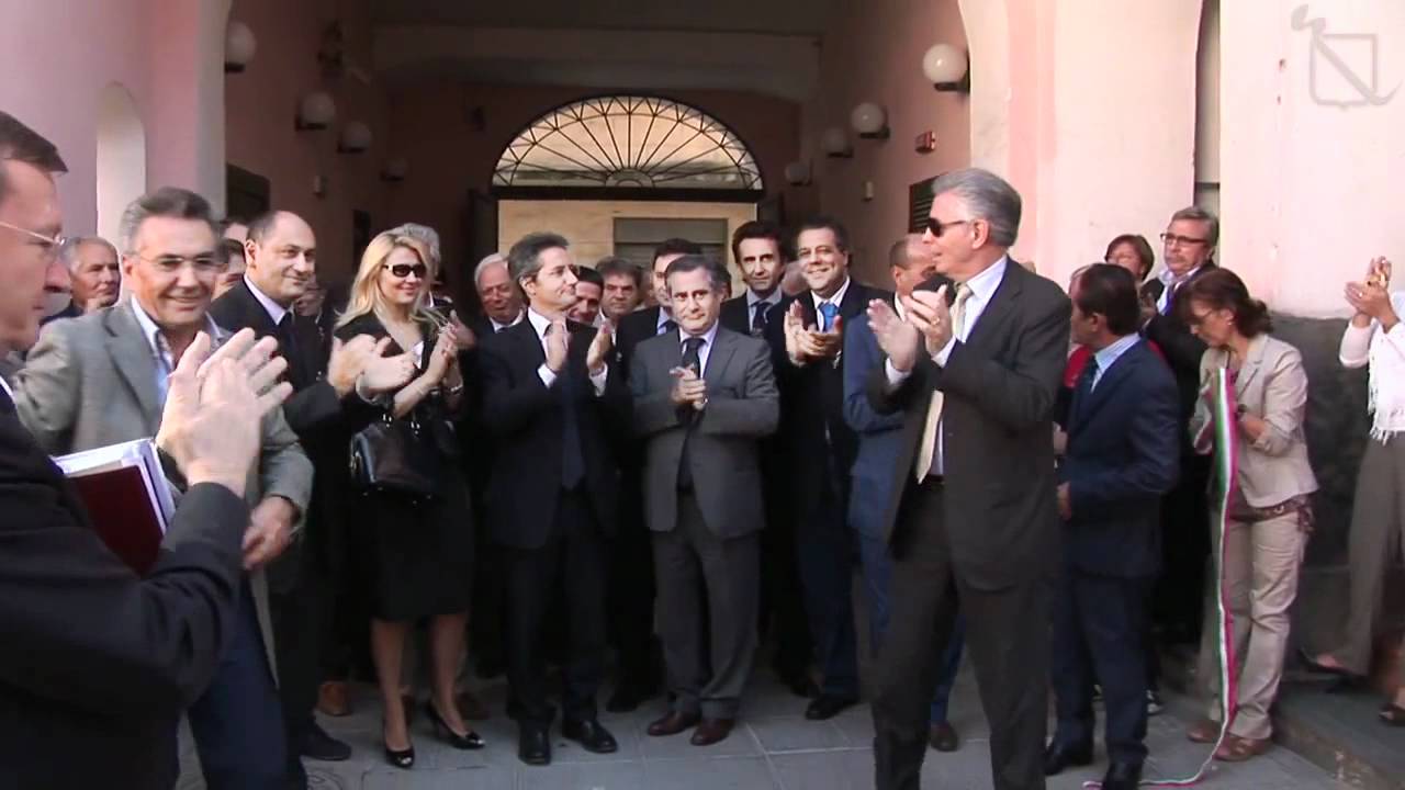 L'inaugurazione della sede di Città del Fare ad Afragola, nel 2013