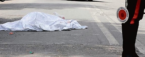 Morte di Claudio: camorra e abusi nel regno dell’omertà. Botta e risposta tra il sindaco di Casalnuovo e Annarita