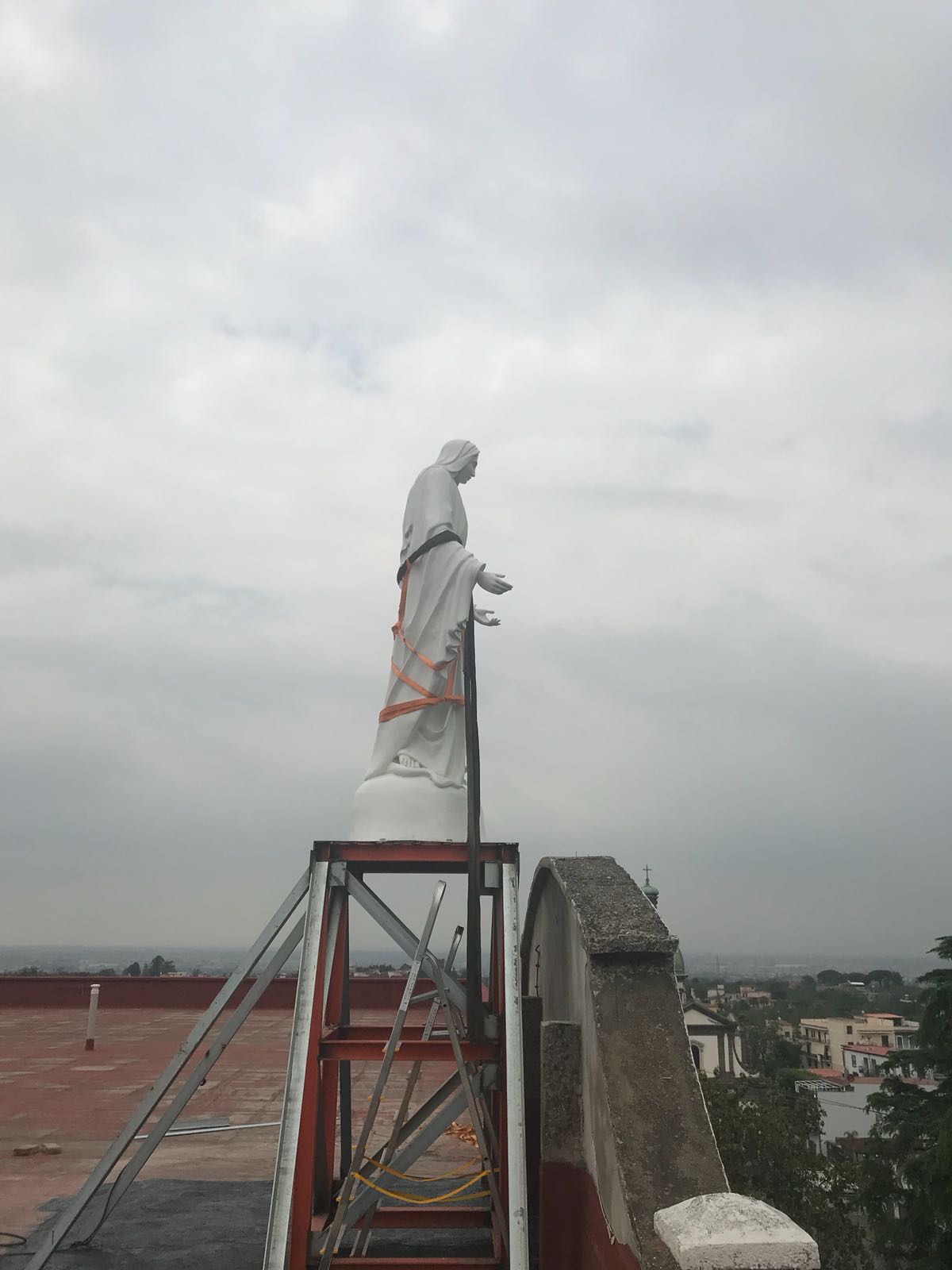 Madonna dell’Arco, una statua della Vergine veglierà sulla città