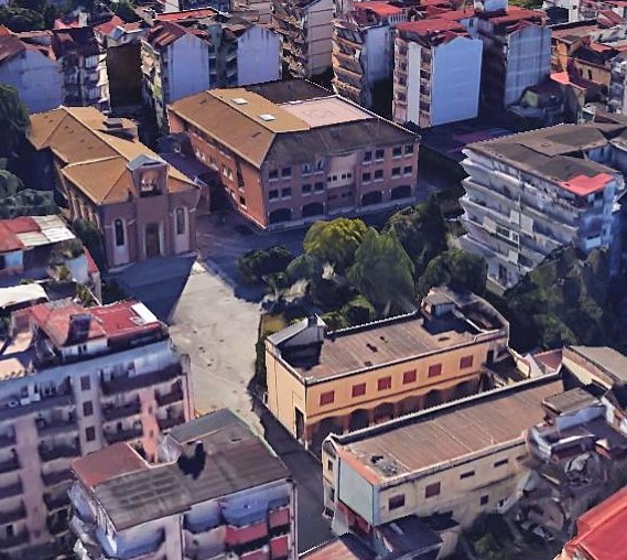 Il TAR: “L’Istituto Sacro Cuore di Casalnuovo è abusivo”. L’imbarazzo: nella scuola lavora un assessore
