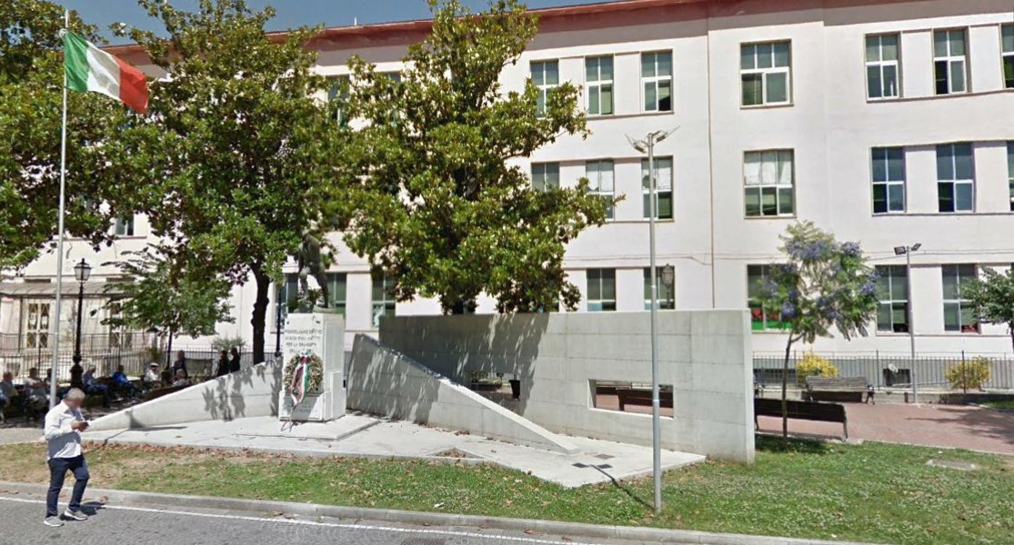 la scuola Ponte di Pomigliano la scuola Ponte di Pomigliano