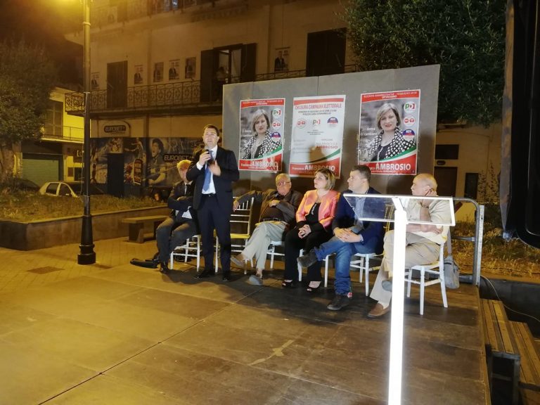 Ottaviano, Francesca Ambrosio: «Gli ottavianesi perbene ci daranno fiducia»