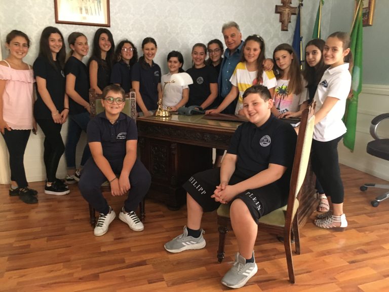 Sant’Anastasia. Alunni giornalisti per giorno: Intervista al Sindaco