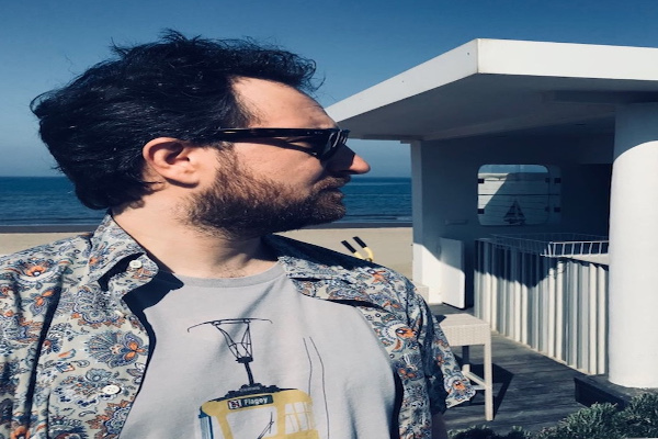 Da oggi in anteprima per Fanpage.it il nuovo video-singolo di Lello Tramma “Odio l’estate”