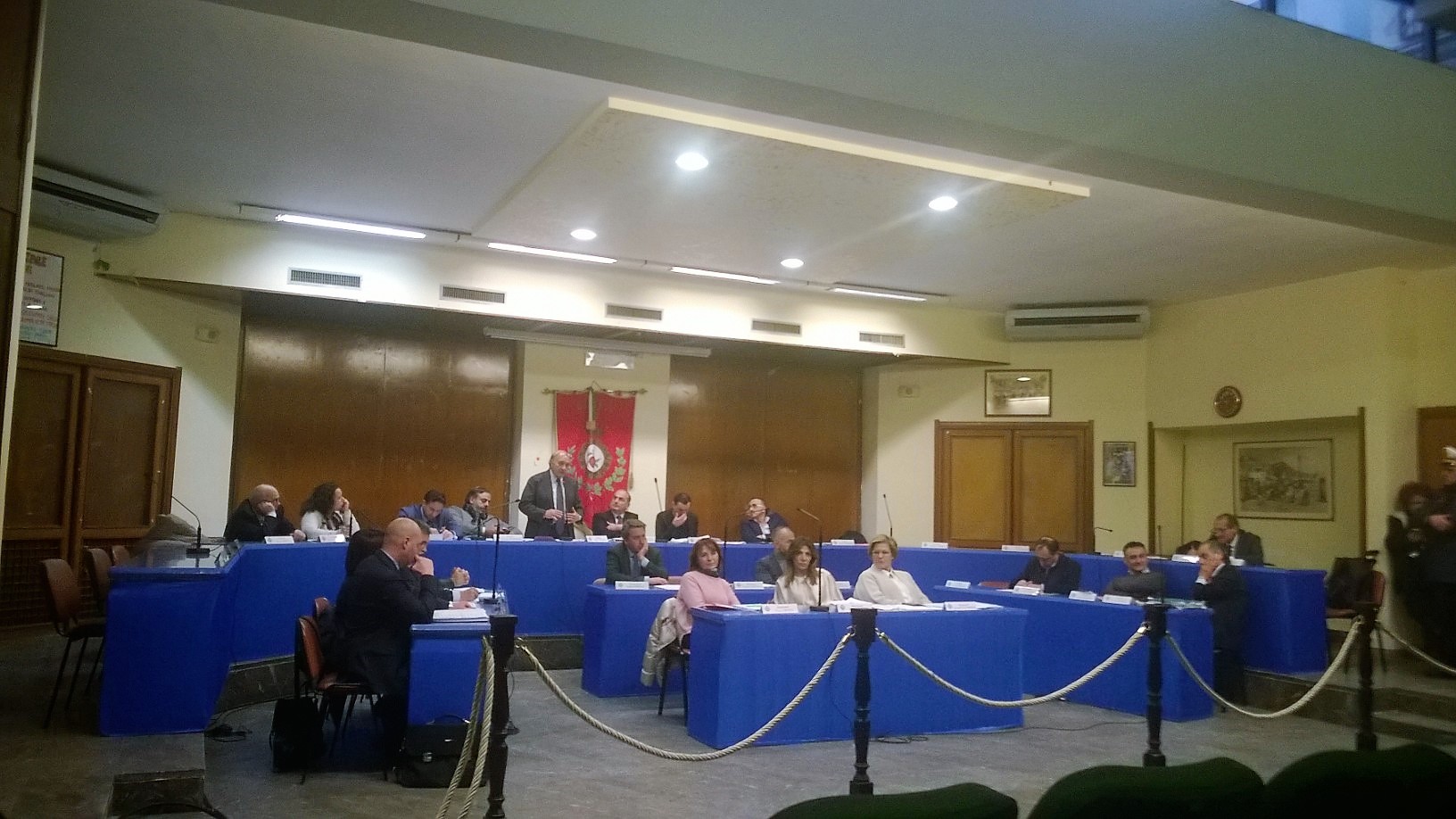 Pomigliano, è aria d’estate: salta il secondo consiglio comunale consecutivo per l’assenza dei politici