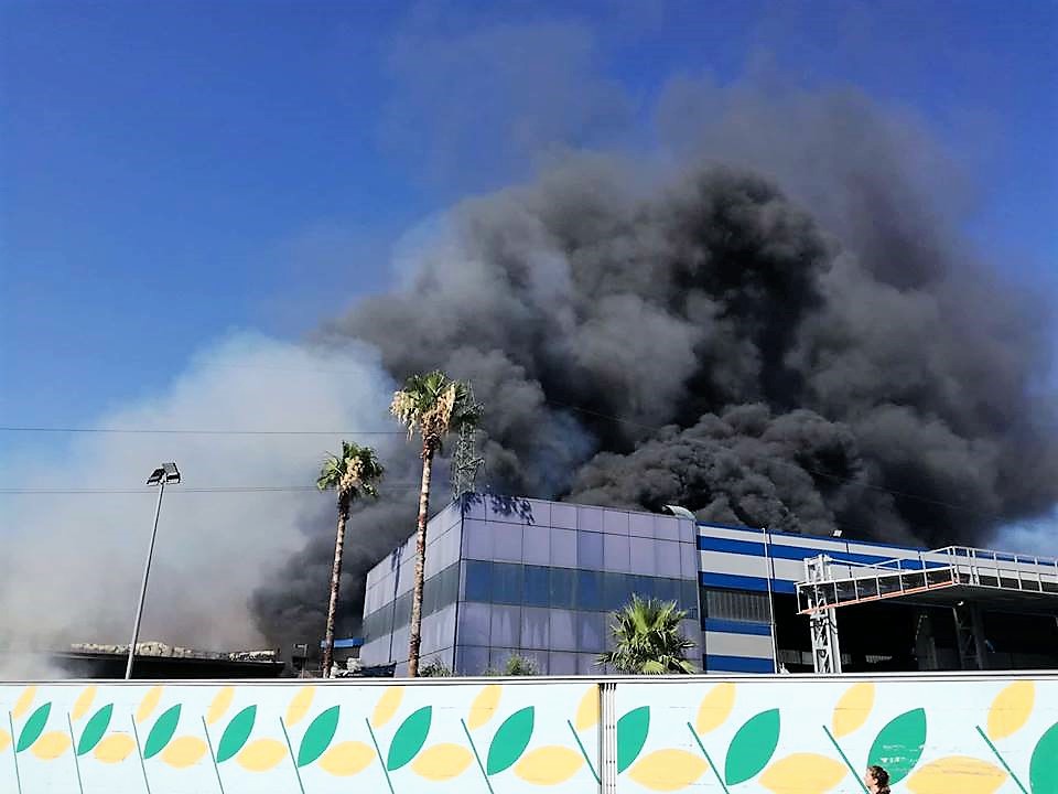 Incendio a San Vitaliano, Paolo Russo (FI): “I sindaci dicano ai cittadini di non uscire di casa”