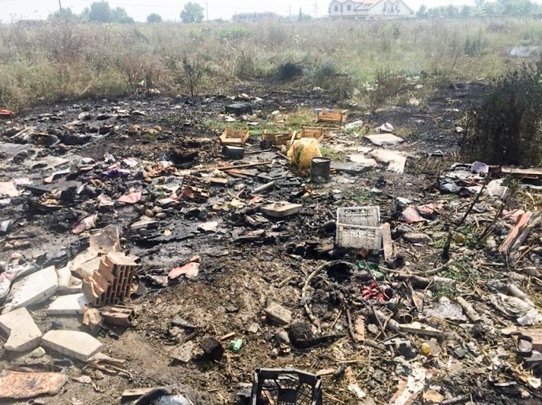 Terra dei Fuochi, un altro incendio d’immondizia: in fiamme enorme discarica abusiva ad Acerra. Indifferenza generale