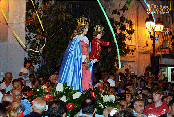 Somma Vesuviana, la processione della Madonna della Neve per le vie del borgo antico Casamale