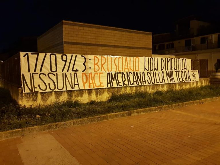 A Brusciano uno striscione anti-Usa di Casapound