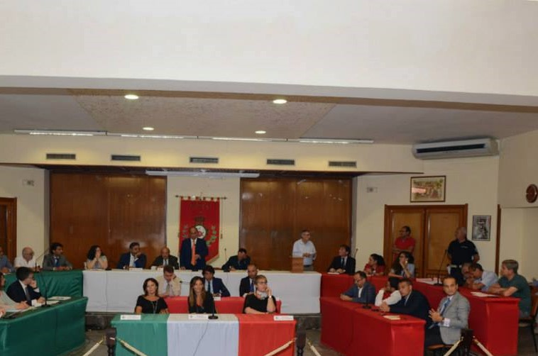 L’Aventino del Pd a Pomigliano: “Sindaco arrogante: offese personali al nostro capogruppo”