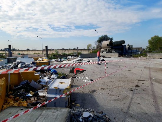 Afragola, sversamento illecito di rifiuti: sequestrato un terreno acquisito dal Comune