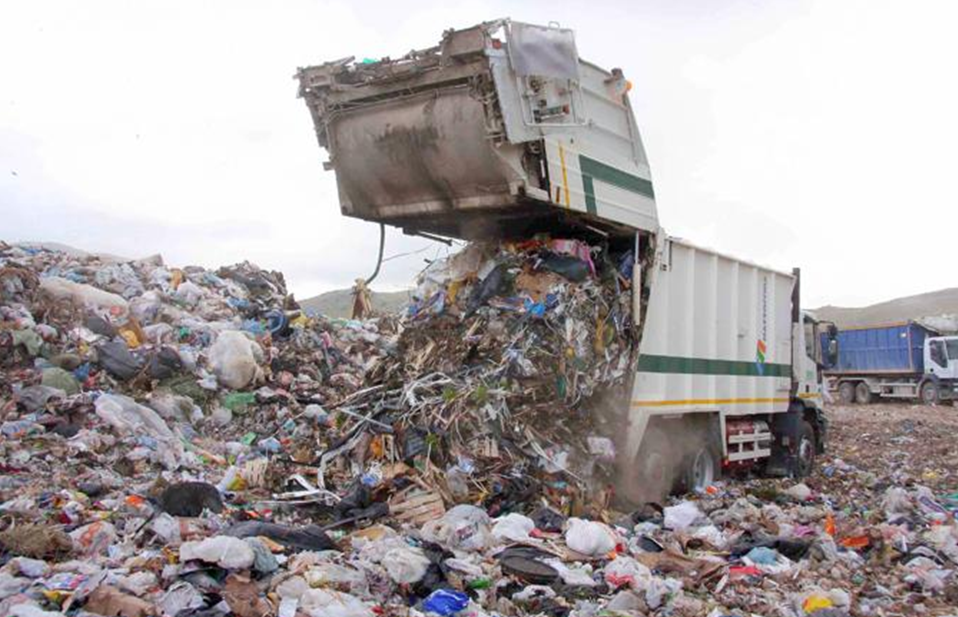 Rifiuti, appalti comunali a pluripregiudicato cugino dei Pellini. Esposto dettagliato al Comune di Acerra